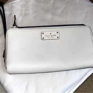Kate Spade Wristlet Wallet.